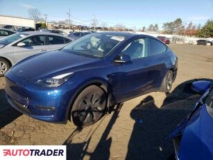 Tesla Model Y benzyna 2024r. (NEW BRITAIN)