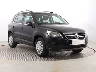 Volkswagen Tiguan , DSG, Klimatronic, Tempomat, Podgrzewane siedzienia,