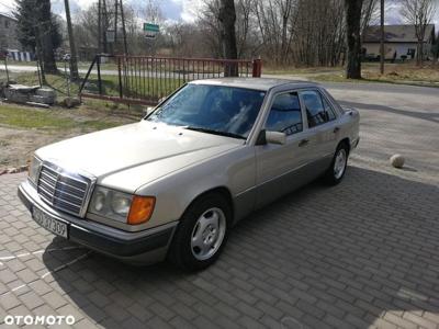 Mercedes W124 sedan 200E 1992