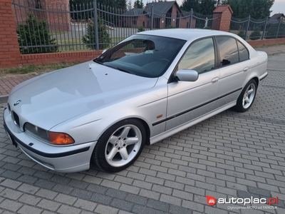 BMW 528i