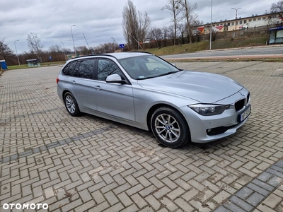 BMW Seria 3 318d Touring Luxury Line