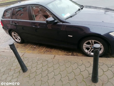 BMW Seria 3 318i Touring