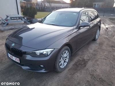 BMW Seria 3 320d xDrive DPF Touring Edition Exclusive