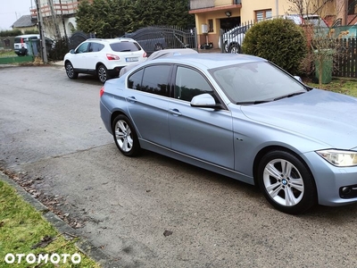 BMW Seria 3 320i Sport-Aut Sport Line