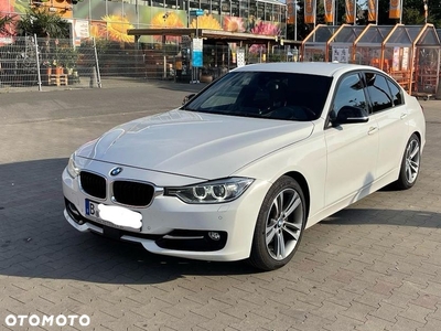 BMW Seria 3 330d Sport-Aut Blue Performance Sport Line