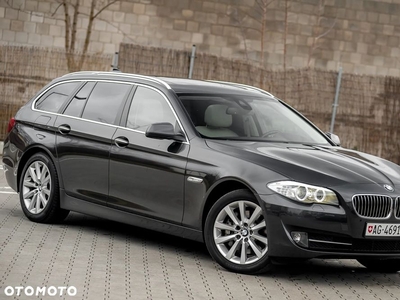 BMW Seria 5 525d xDrive Luxury Line