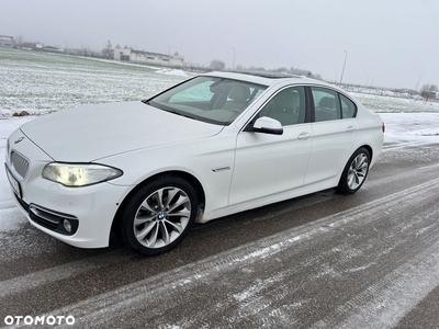 BMW Seria 5 528i xDrive Luxury Line