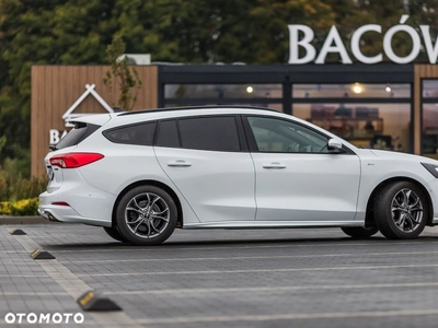 Ford Focus 1.0 EcoBoost Hybrid ST-LINE X