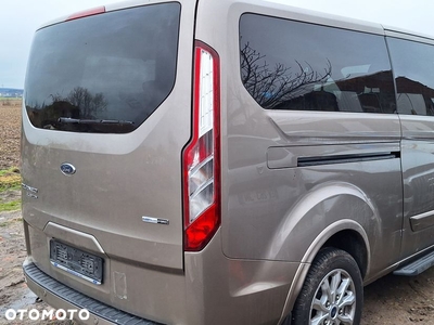 Ford Tourneo Custom 320 L2H1 VA Shuttle Titanium