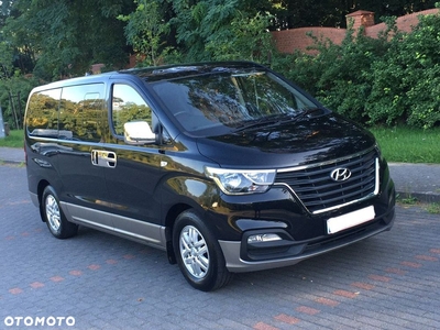 Hyundai H-1 Starex