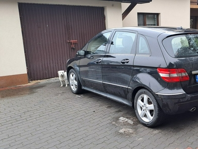 Mercedes B 180