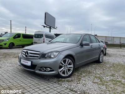 Mercedes-Benz Klasa C 180 T CDI DPF (BlueEFFICIENCY) Avantgarde