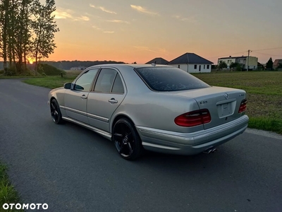 Mercedes-Benz Klasa E 55 AMG