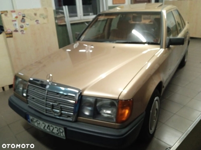 Mercedes-Benz W124 (1984-1993)