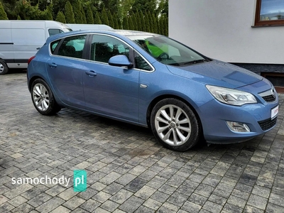 Opel Astra J