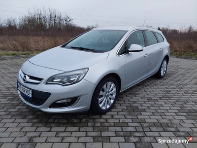 Opel Astra J 1.4 turbo Sportourer 140 km, salon Polska