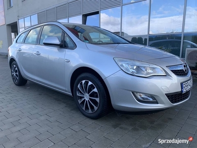 Opel Astra J 1.4T 140KM 2011r Stan BDB