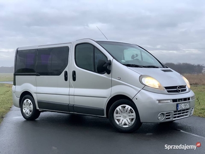 Opel Vivaro 2.5cdti 9osobowy