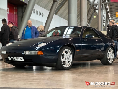 Porsche 928