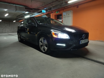 Volvo S60 T5 Drive-E Dynamic Edition (Kinetic)