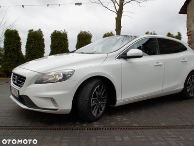 Volvo V40 D4 Drive-E R-Design Summum