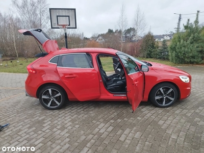 Volvo V40 T4 Drive-E R-Design Momentum