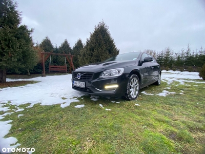 Volvo V60 D2