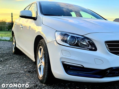 Volvo V60 D2 Geartronic Summum