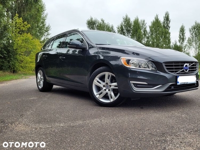 Volvo V60 T5 Drive-E Dynamic Edition (Momentum)