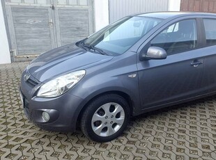 Hyundai i20 2009r, 1.4 benzyna 101KM, bezwypadkowy