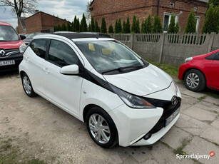 Toyota Aygo 5 drzwi !!! 2015r !!! Elektryczny dach !!! Kamera cofania !!! …