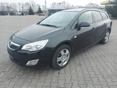 Opel Astra J Sports Tourer 1.4 Turbo ECOTEC 140KM 2011