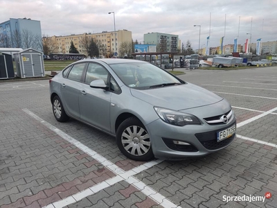 Opel Astra J 1.4 2013 - pierwszy właściciel
