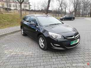 Opel Astra J 1.6 Sports Tourer Exklusiv