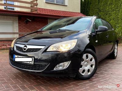 * Opel Astra J benz,* stan b.dobry * zarejestrowany *