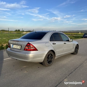 Mercedes-Benz W203 C220 2001r