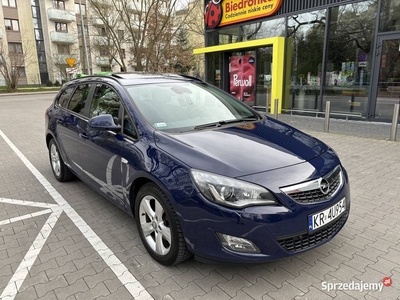 Opel Astra J Sports Tourer 1.7 CDTi 110km