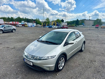 Honda Civic VIII Hatchback 3d 1.8 i-VTEC 140KM 2006