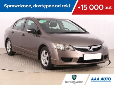 Honda Civic VIII Sedan 1.8 i-VTEC 140KM 2009