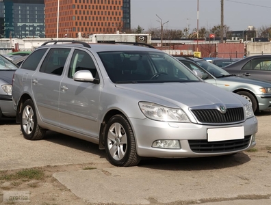 Skoda Octavia II , Salon Polska, Xenon, Klimatronic, Tempomat, Parktronic,ALU