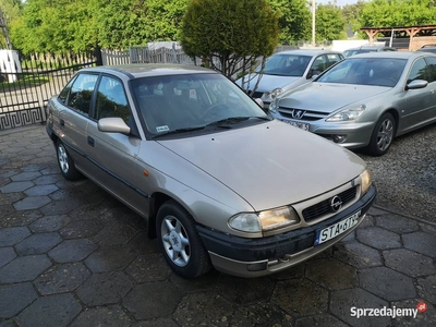 sprzedam opel astra 1,6 benzyna