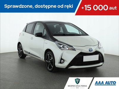 Toyota Yaris III Hatchback 5d Facelifting 2017 1.5 Hybrid 100KM 2018