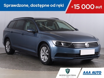 Volkswagen Passat B8 Variant 1.4 TSI BlueMotion Technology 125KM 2016