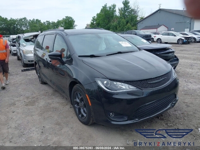 Chrysler Pacifica II 3.6 V6 291KM 2019