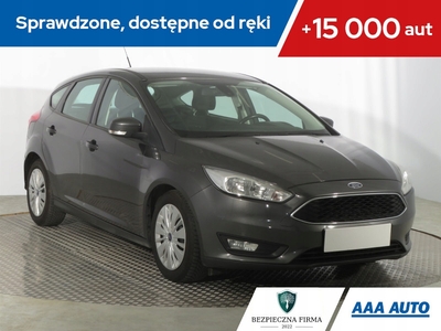 Ford Focus III Hatchback 5d facelifting 1.0 EcoBoost 125KM 2015