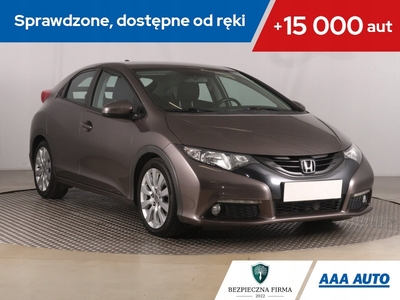 Honda Civic IX Hatchback 5d 1.8 i-VTEC 142KM 2012