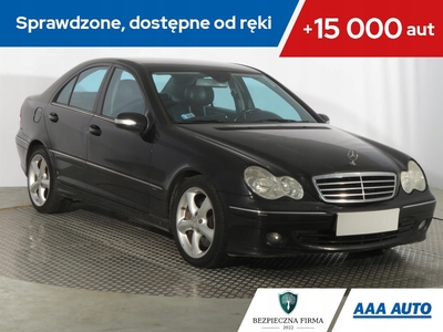 Mercedes Klasa C W203 Sedan W203 2.1 (C 200 CDI) 122KM 2006