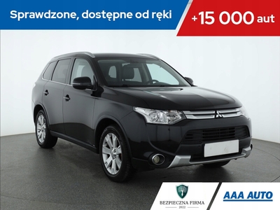 Mitsubishi Outlander III SUV Facelifting 2.0 SOHC MIVEC 150KM 2014