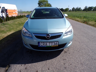 Opel Astra J Hatchback 5d 1.4 Twinport ECOTEC 100KM 2010