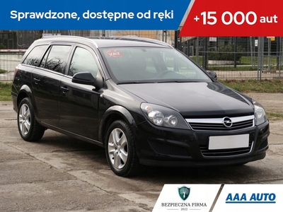 Opel Astra J Sports Tourer 1.6 Twinport ECOTEC 115KM 2012